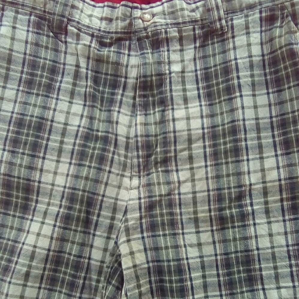 Shorts - Picture 3 of 3